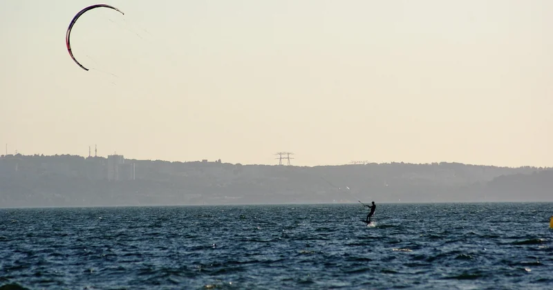 Les foils et hydroptères : une pratique qui se démocratise partiellement
